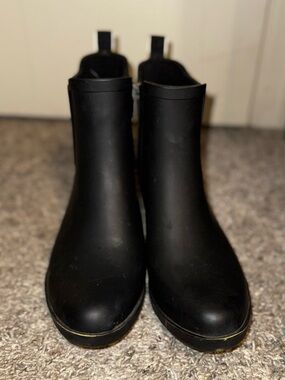 Lucky Brand Black Ankle Rain Booties